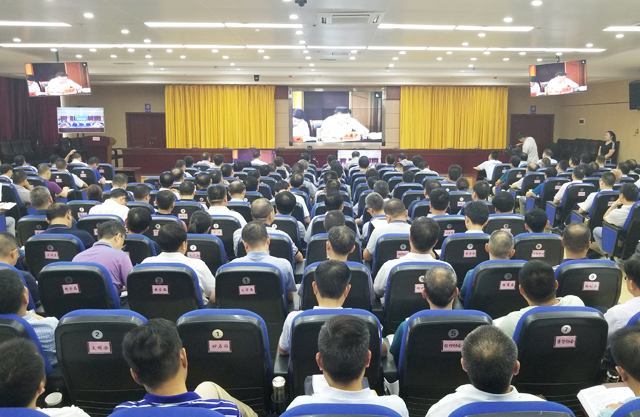 �������տ�ȫ�С���������ר�⾯ʾ������Ա���ӵ绰����ʵ��